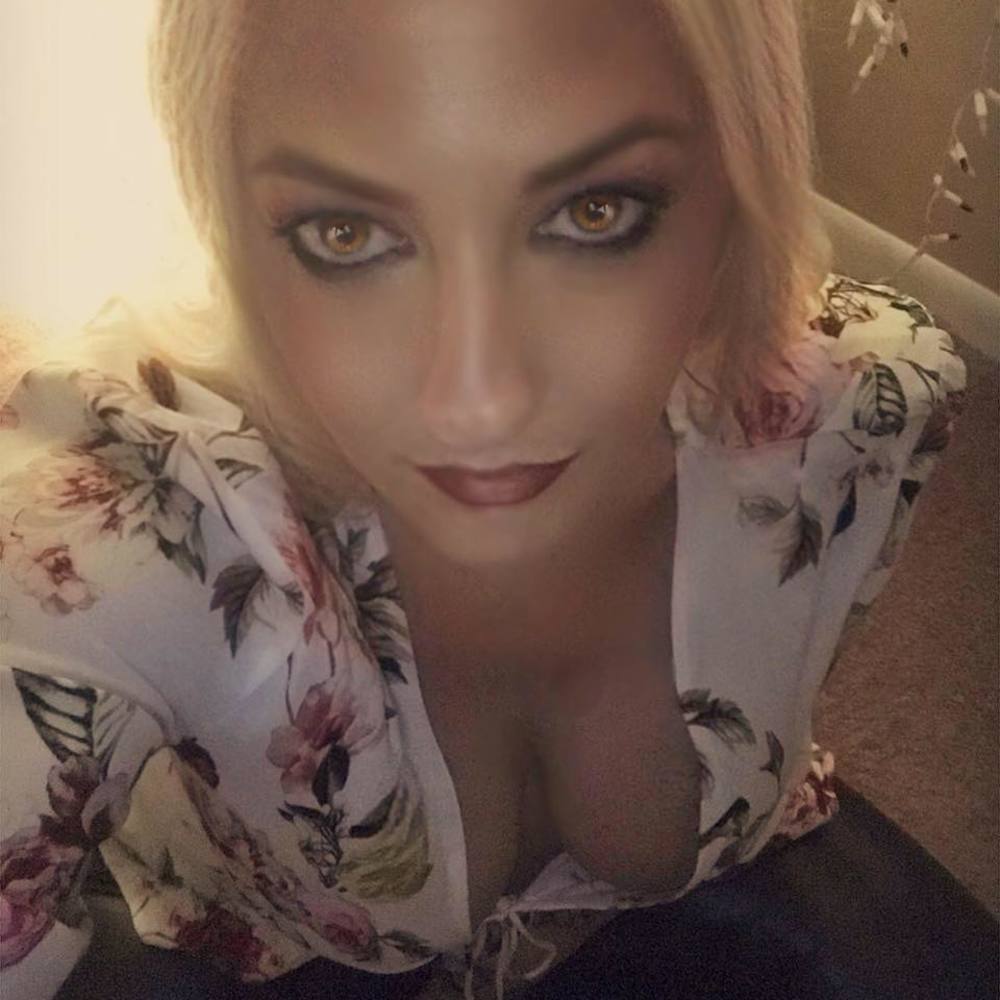 Meet your Posher, Marisa